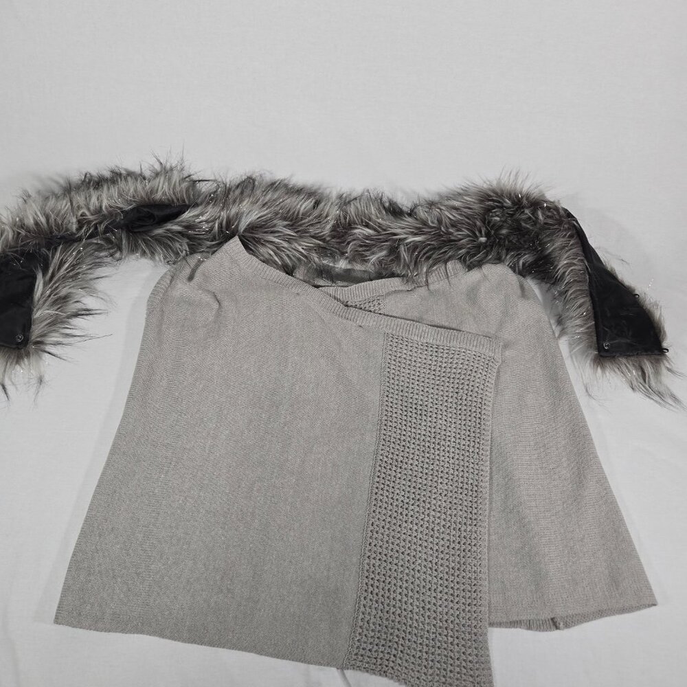 Vintage GRAY Metallic Faux Fur Collar Asymmetrical Hem Open Knit Cardigan Size M - Picture 11 of 17